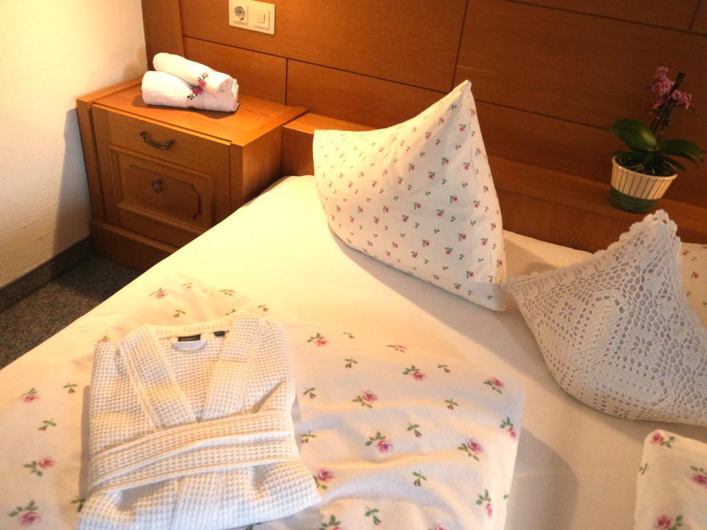 Haus Hoher Sattel Appartement Leutasch Kamer foto