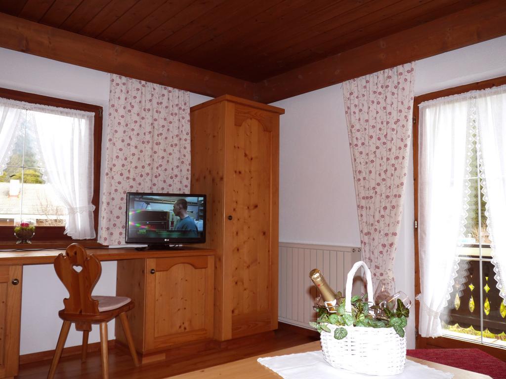 Haus Hoher Sattel Appartement Leutasch Kamer foto