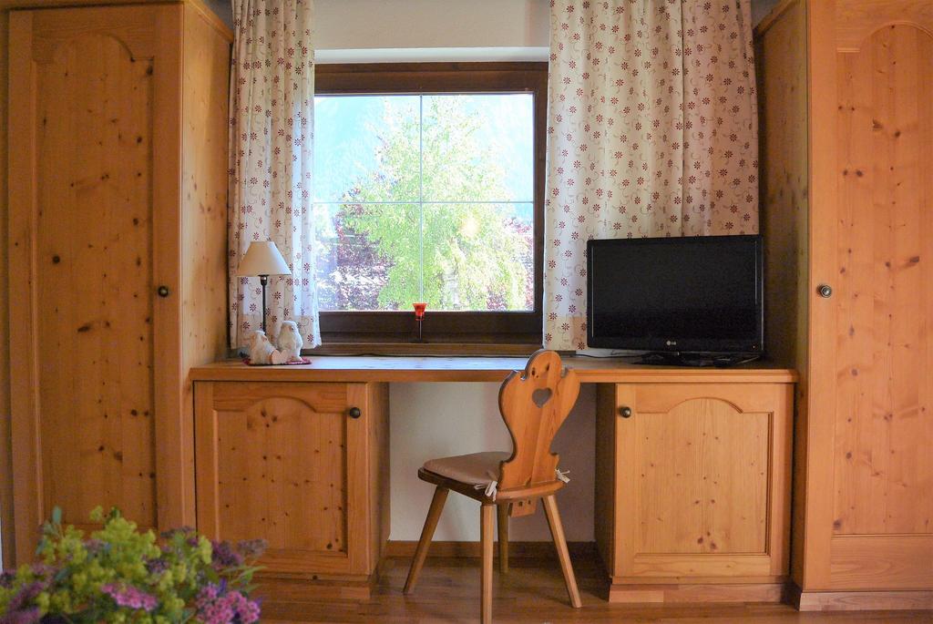 Haus Hoher Sattel Appartement Leutasch Buitenkant foto